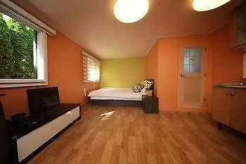 Hotel B & J Open Guest House - Hostel Seoul