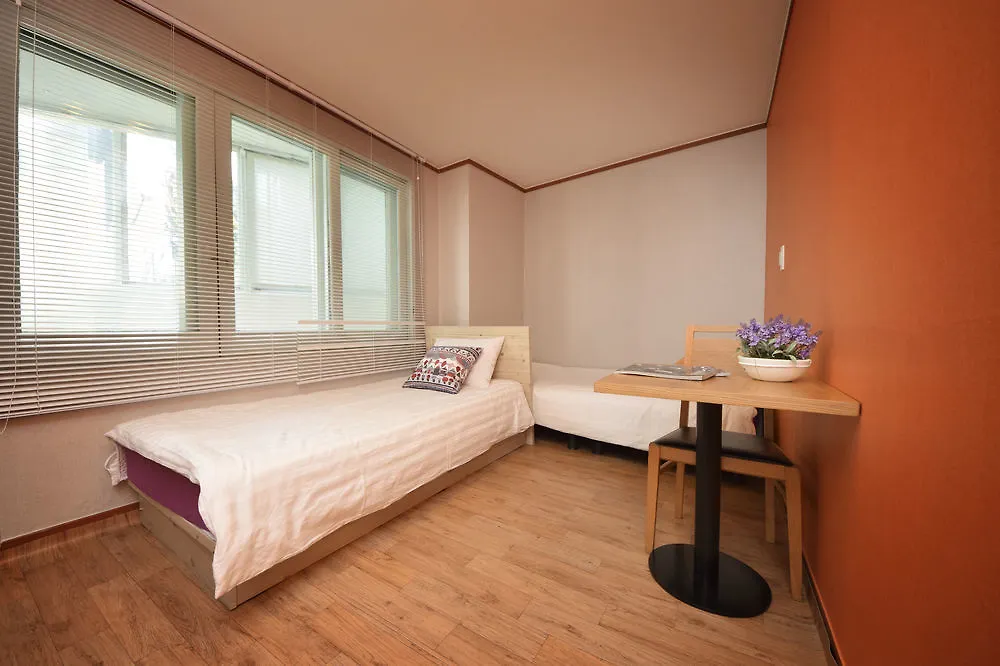 B & J Open Guest House - Hostel Seoul Hotel