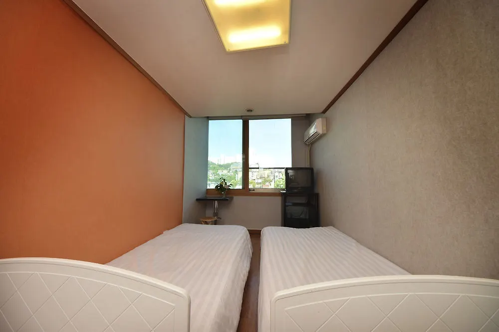 Hotel B & J Open Guest House - Hostel Seoul