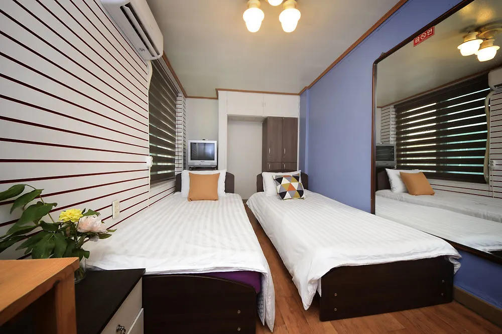 B & J Open Guest House - Hostel Seoul 2*,  South Korea