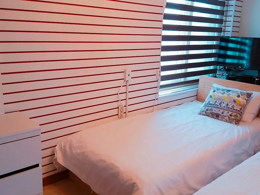 Hotel B & J Open Guest House - Hostel Seoul