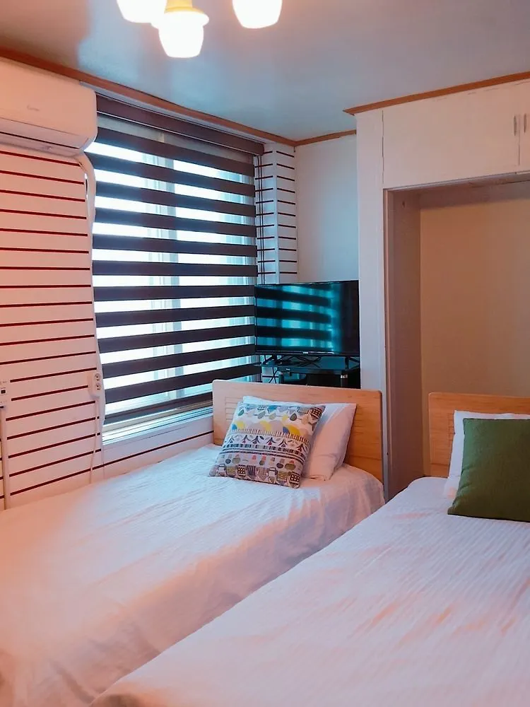 B & J Open Guest House - Hostel Seoul 2*,  South Korea