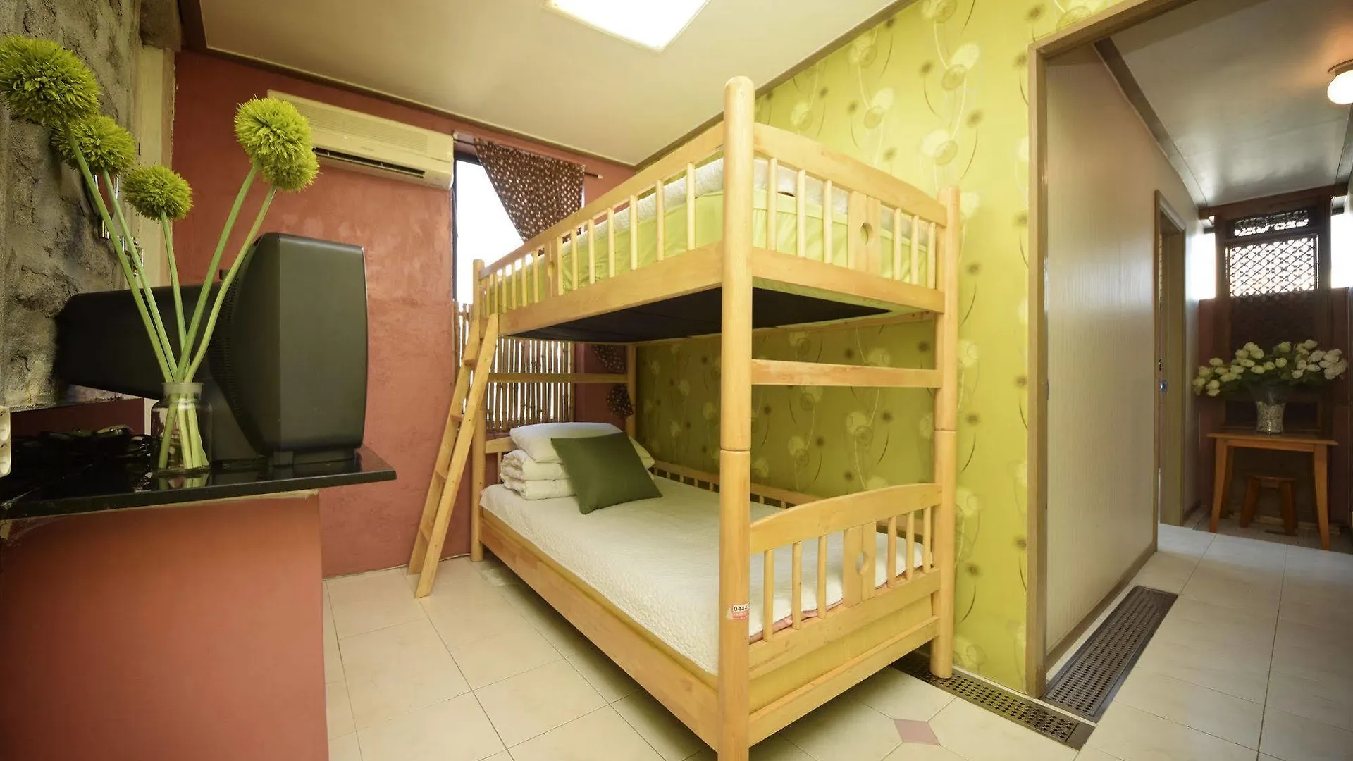 B & J Open Guest House - Hostel Seoul 2*,