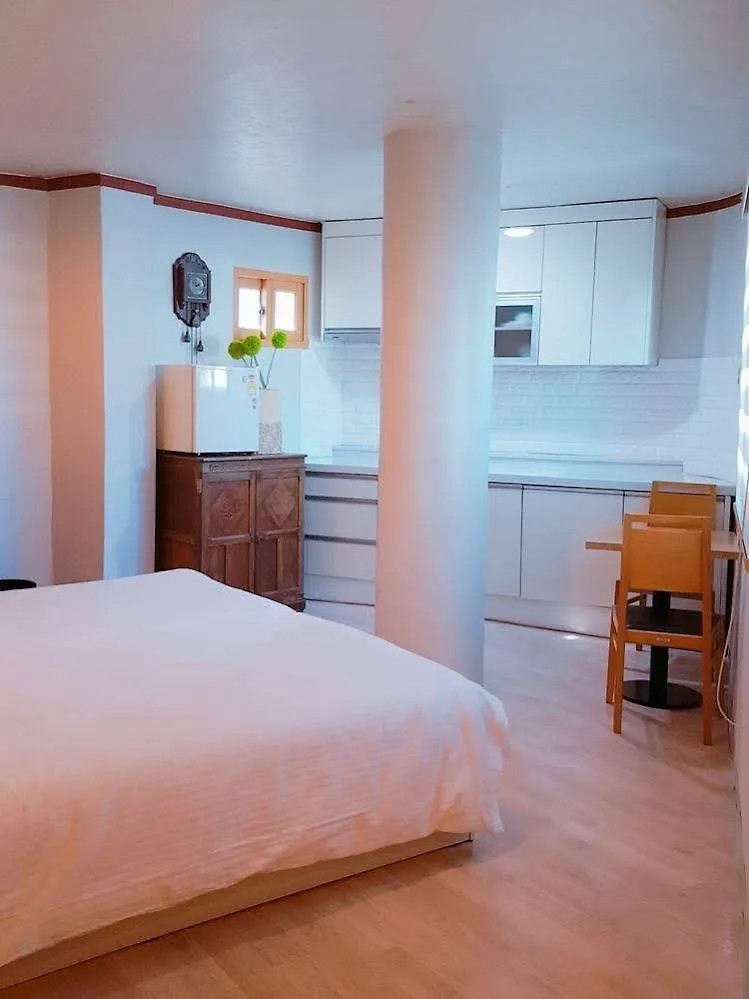 Hotel B & J Open Guest House - Hostel Seoul
